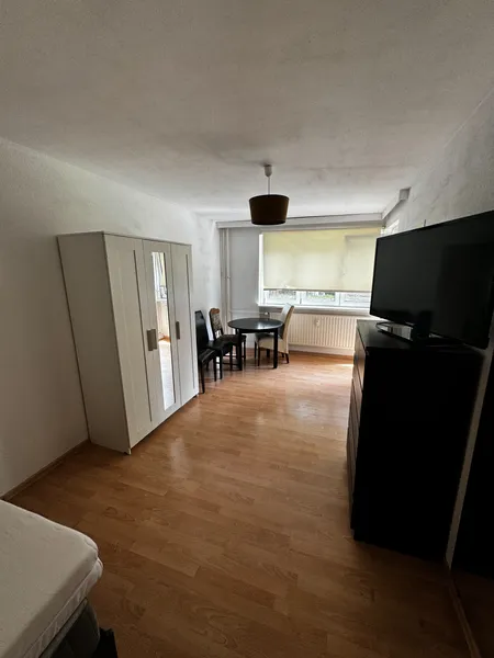 Möblierte 1-Zimmer-Wohnung mit Balkon und Blick ins Grüne in Berlin-Reinickendorf — photo 1